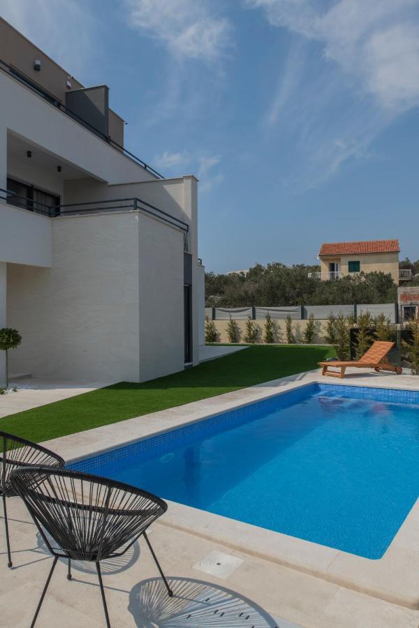 Villa Magna Luxury Apartments Муртер Экстерьер фото
